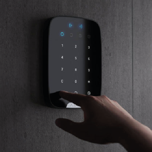 AJAX KeyPad Plus (Jeweller) – Wireless Touch Keypad with Contactless Card & Tag Reader (Black, 9NA)